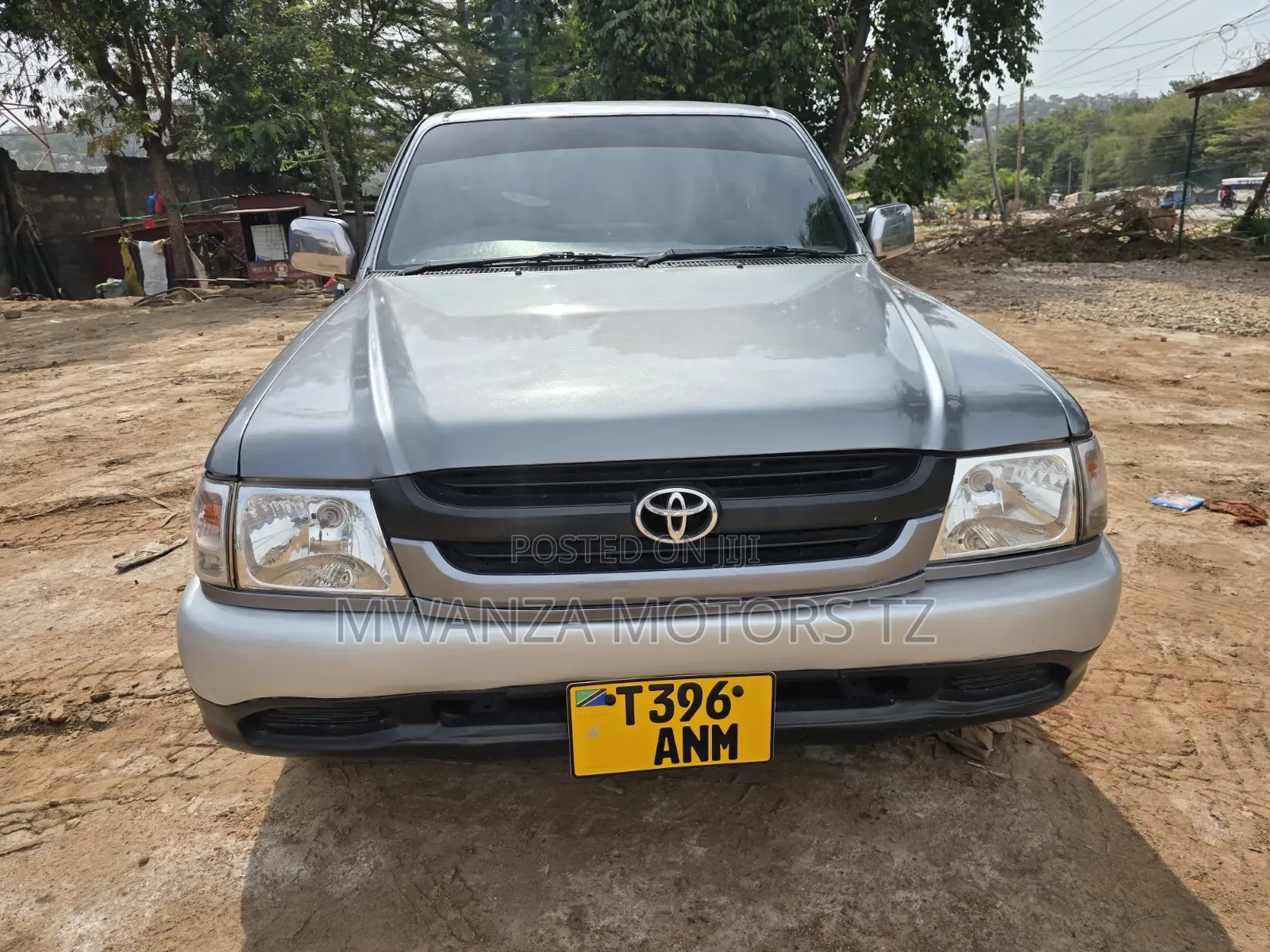 Toyota Hilux 2003 Gray
