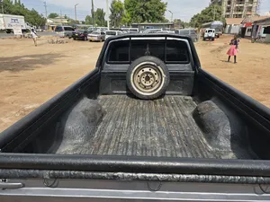 Toyota Hilux 2003 Gray