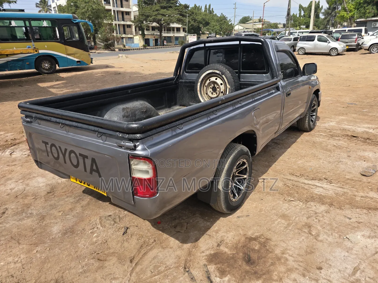 Toyota Hilux 2003 Gray
