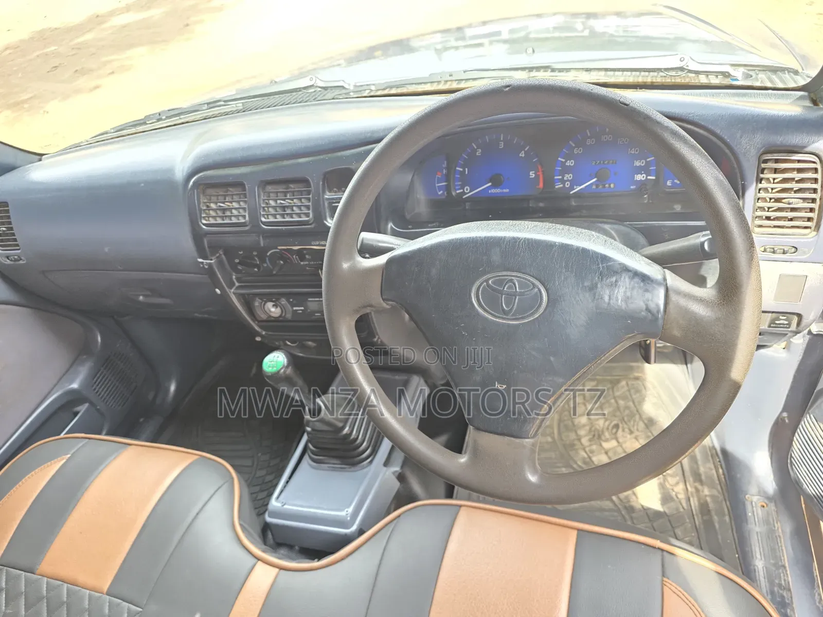 Toyota Hilux 2003 Gray