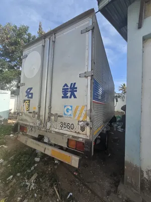Mitsubishi Fighter 2005 Blue