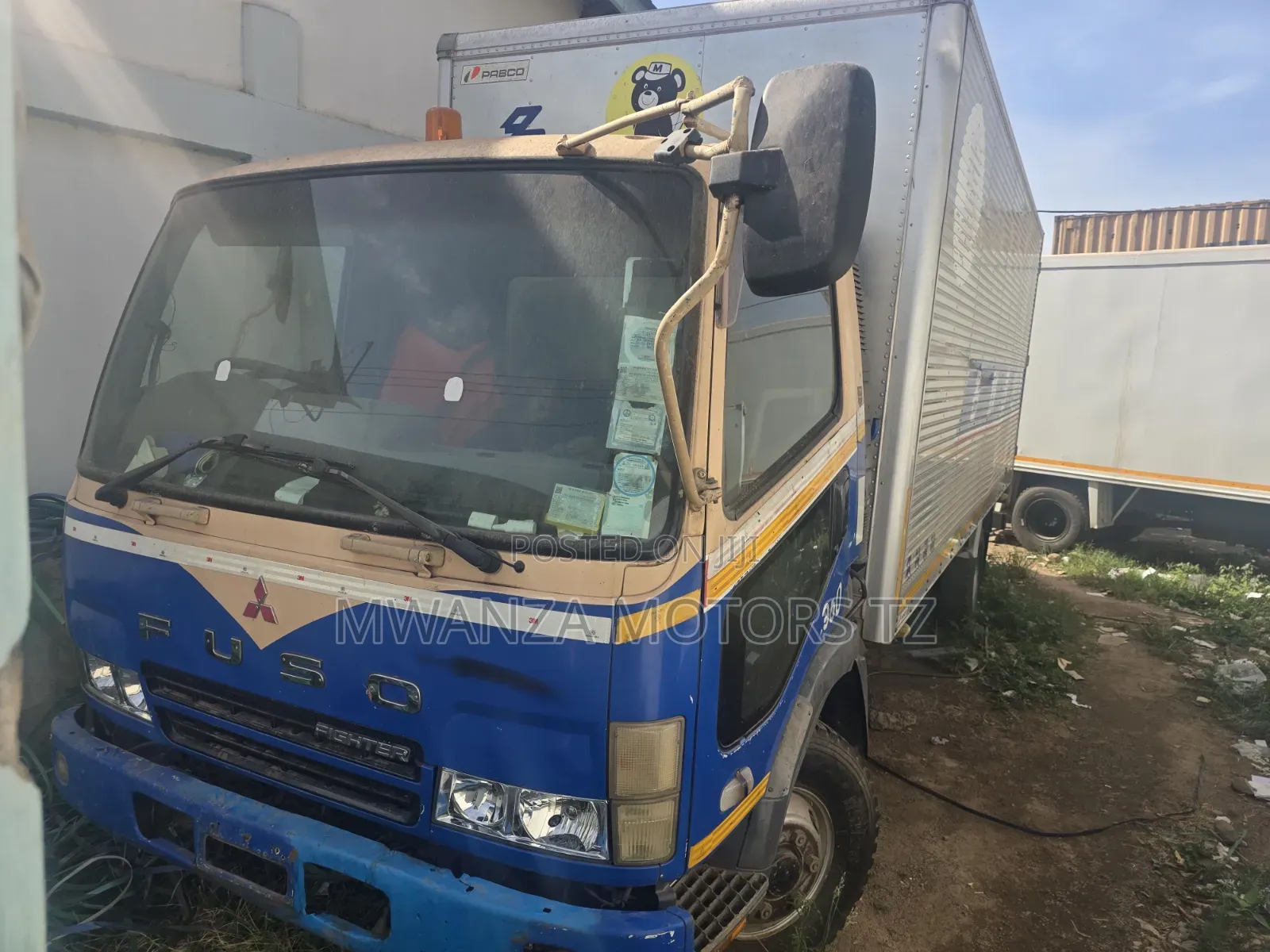 Mitsubishi Fighter 2005 Blue