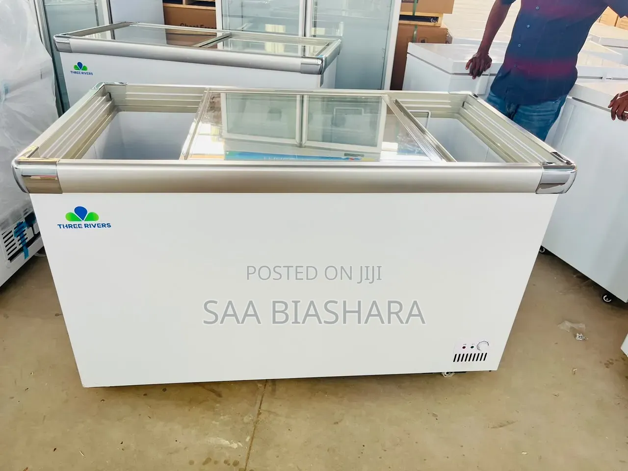 Three 400l Showcase Freezer