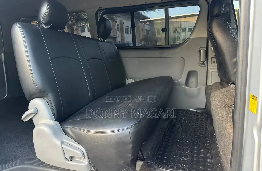 Toyota HiAce 2006 Silver