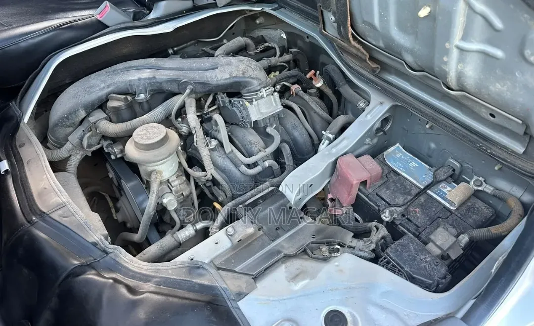 Toyota HiAce 2006 Silver