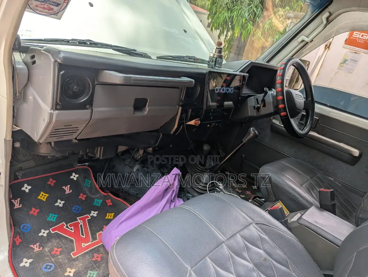 Toyota Land Cruiser 2016 White