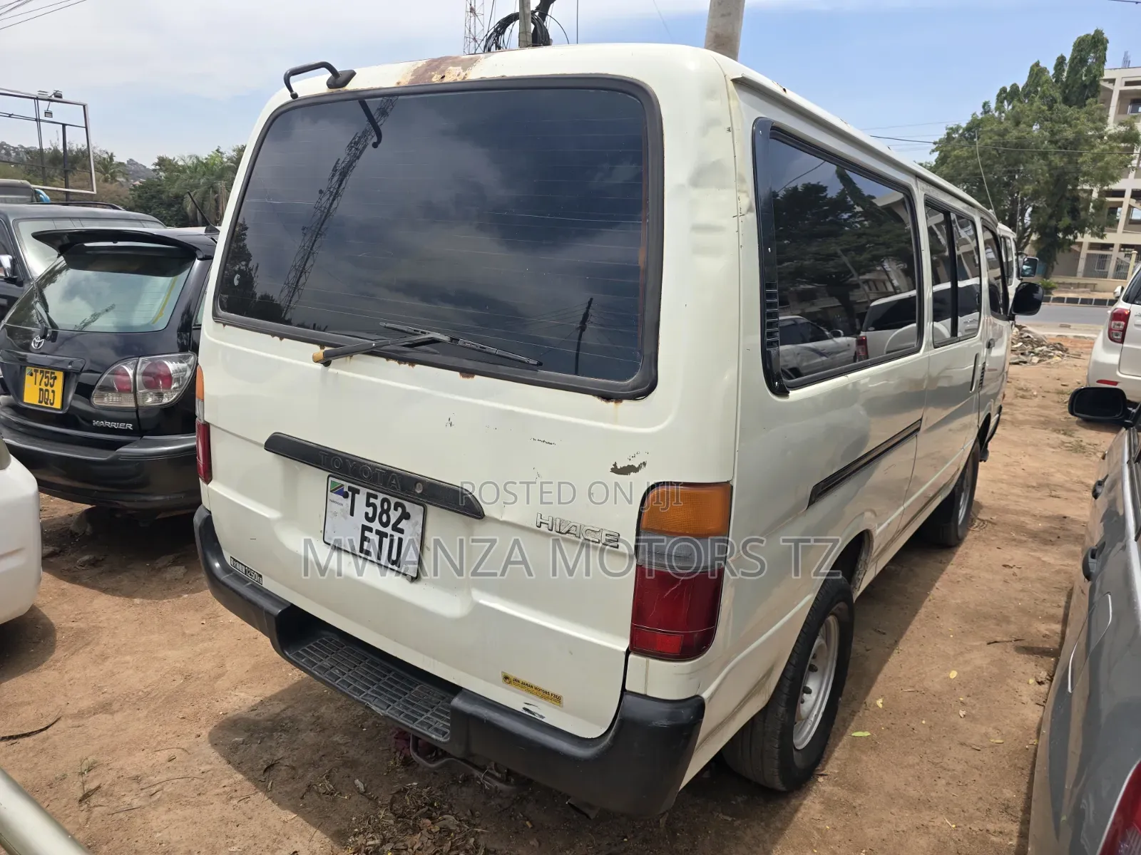 Toyota HiAce 2000 White