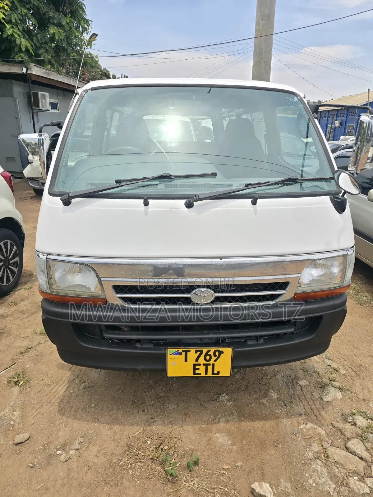 Toyota HiAce 2003 White