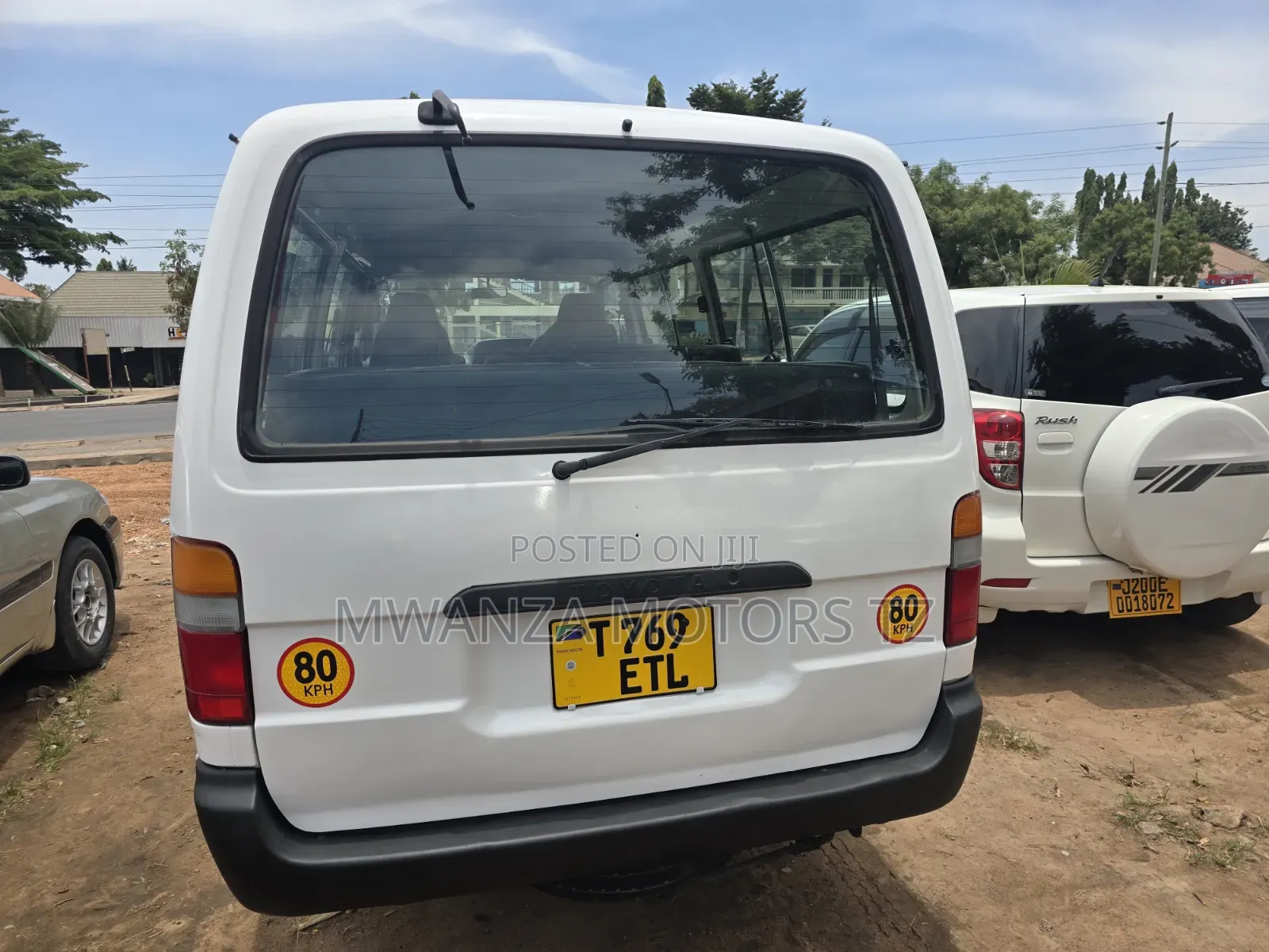 Toyota HiAce 2003 White