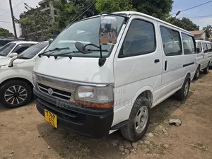 Toyota HiAce 2003 White