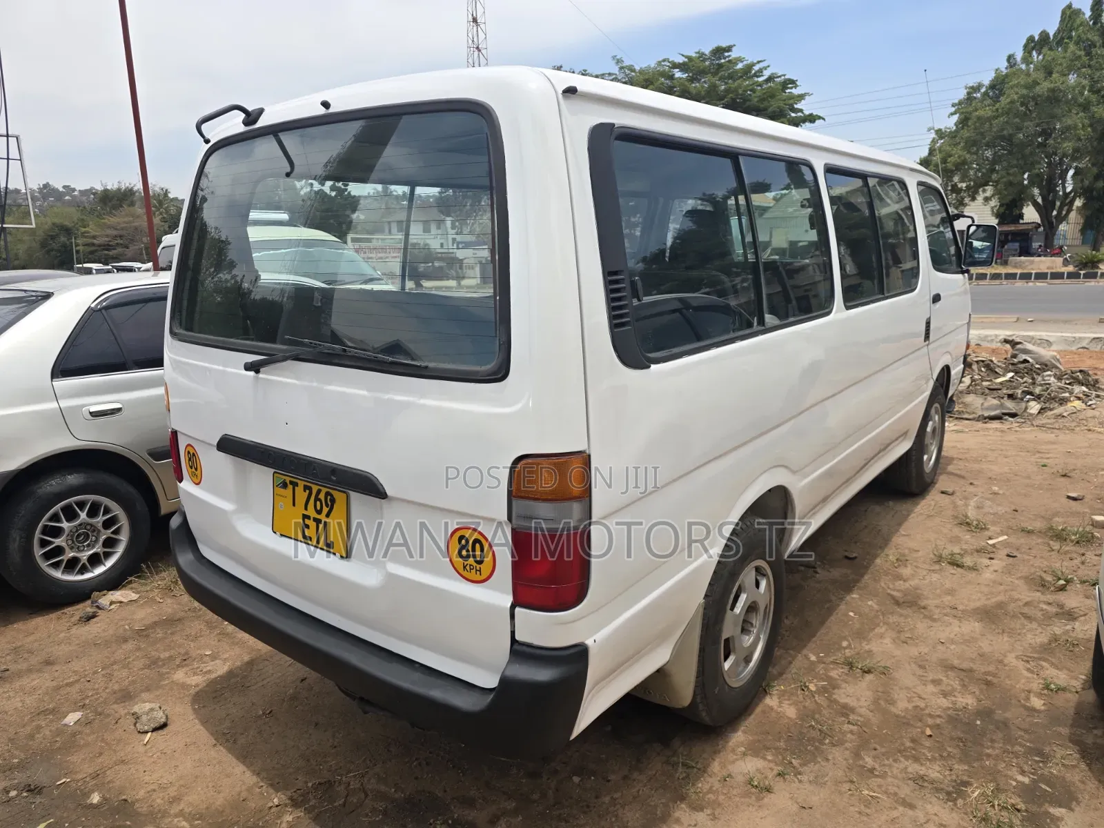Toyota HiAce 2003 White
