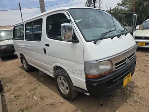 Toyota HiAce 2003 White