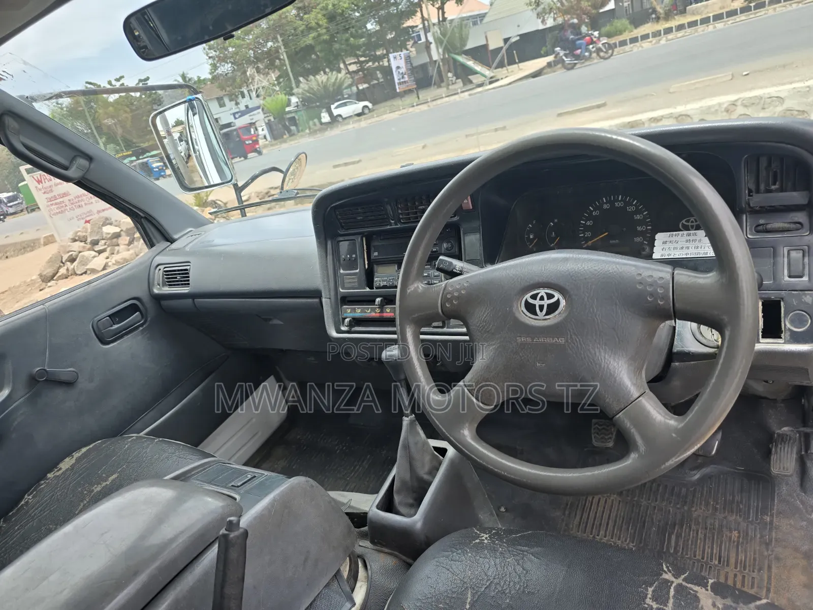 Toyota HiAce 2003 White