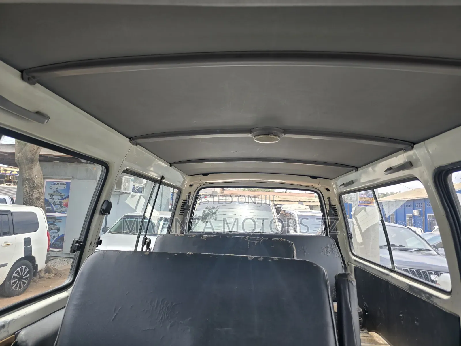 Toyota HiAce 2003 White