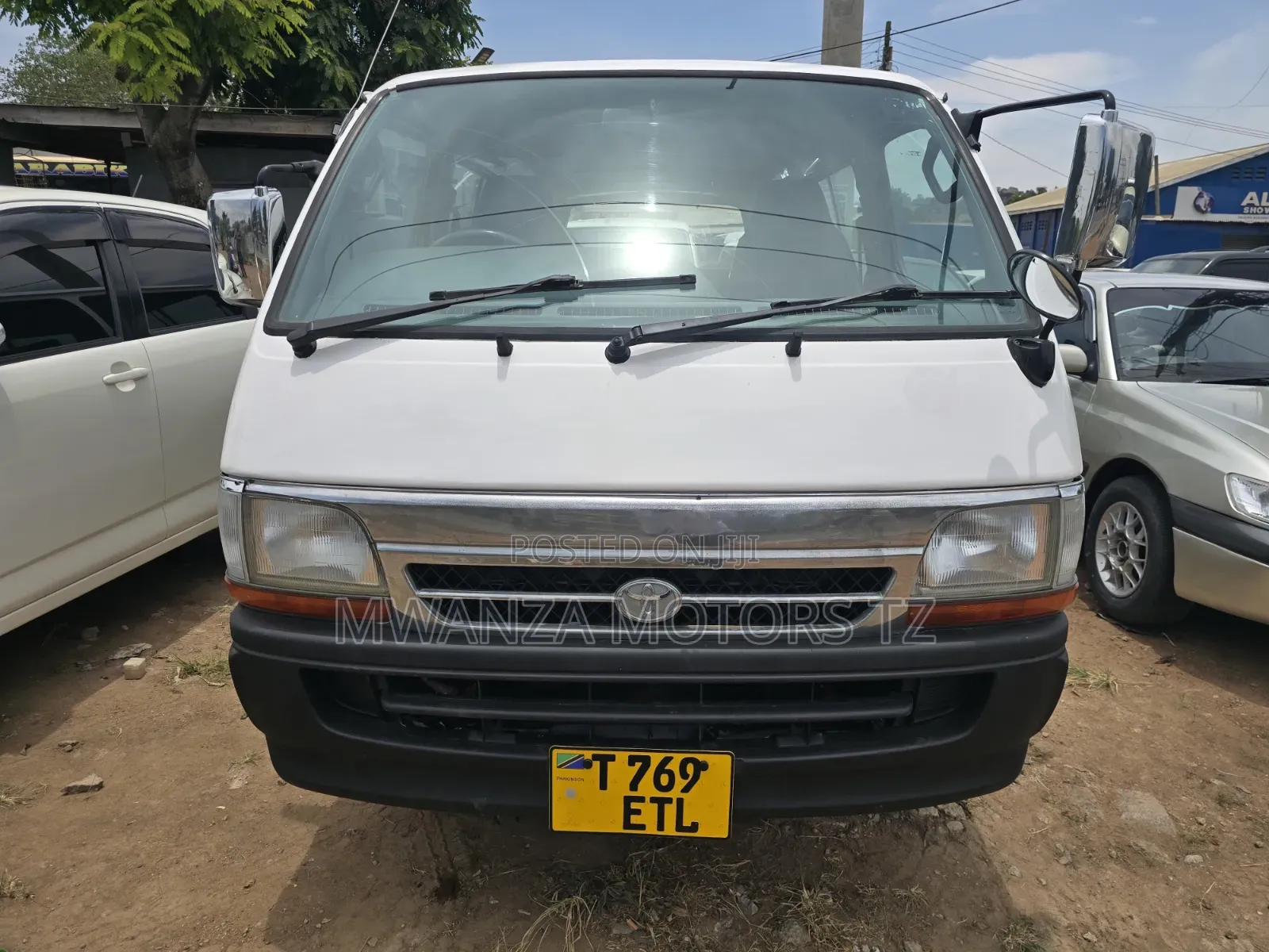 Toyota HiAce 2003 White
