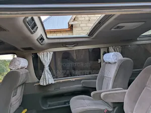 Toyota HiAce 2006 Grey