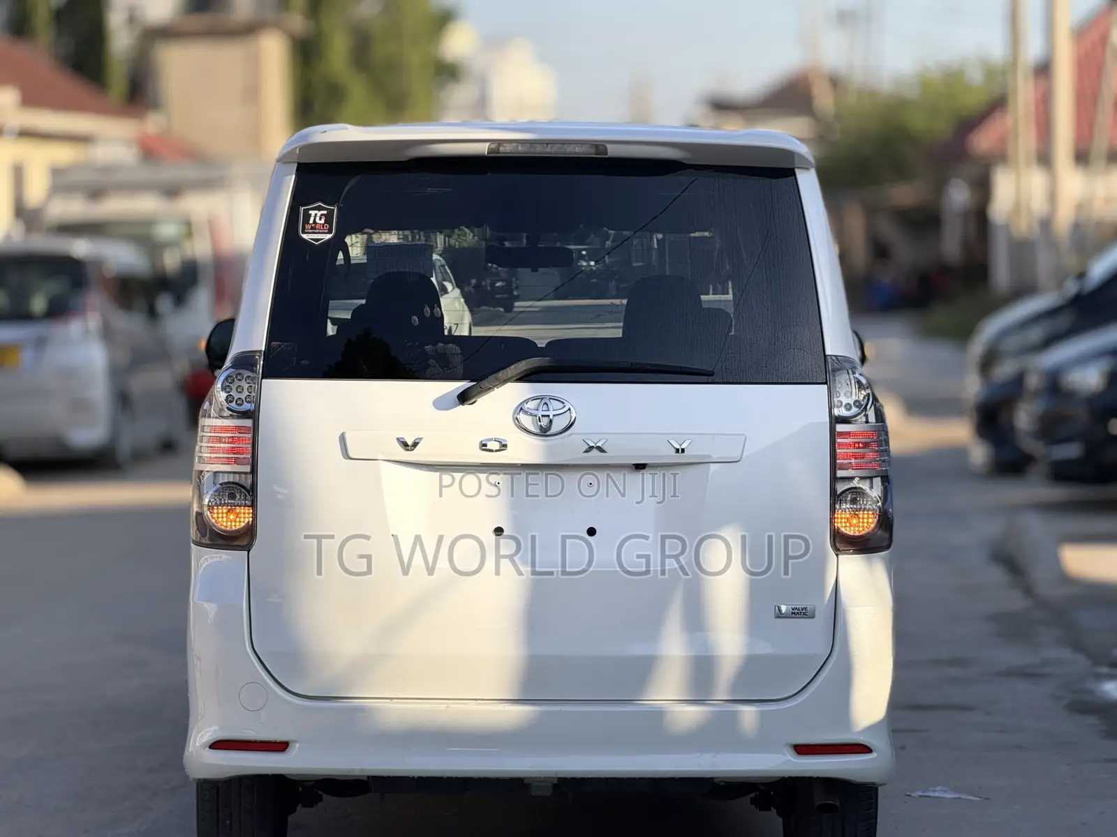 Toyota Voxy Z 2WD 8-Seater 2009 White