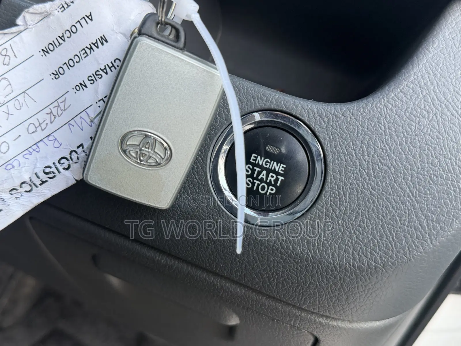 Toyota Voxy Z 2WD 8-Seater 2009 White
