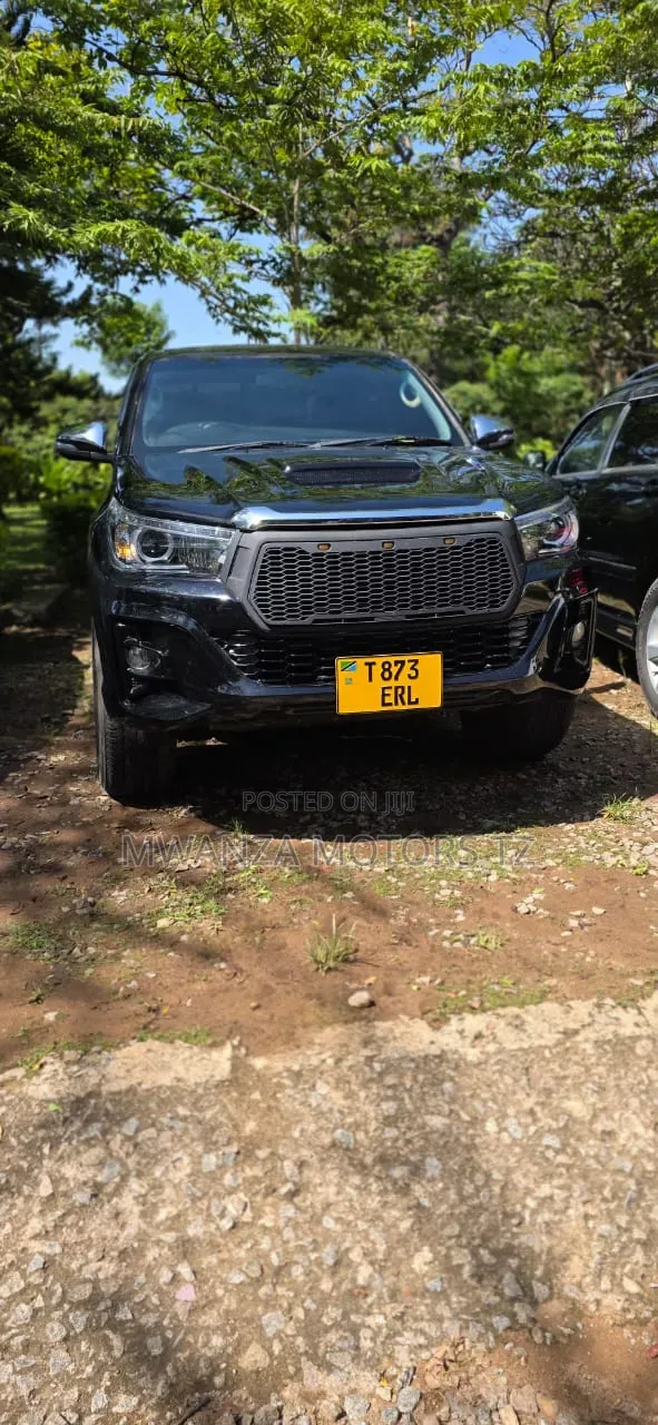 Toyota Hilux 2017 Black