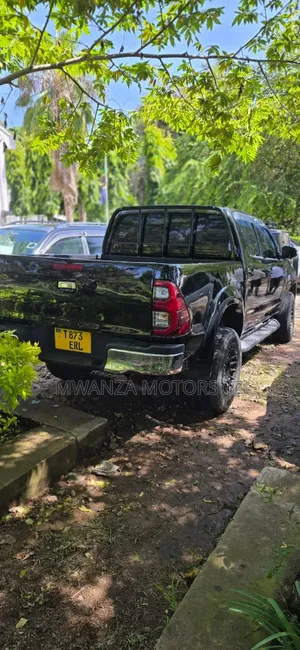 Toyota Hilux 2017 Black