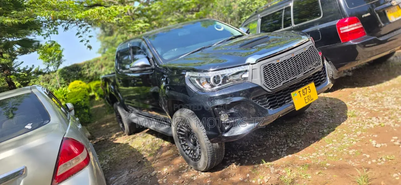 Toyota Hilux 2017 Black