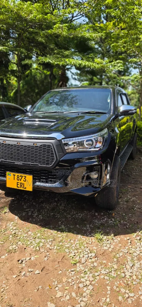 Toyota Hilux 2017 Black