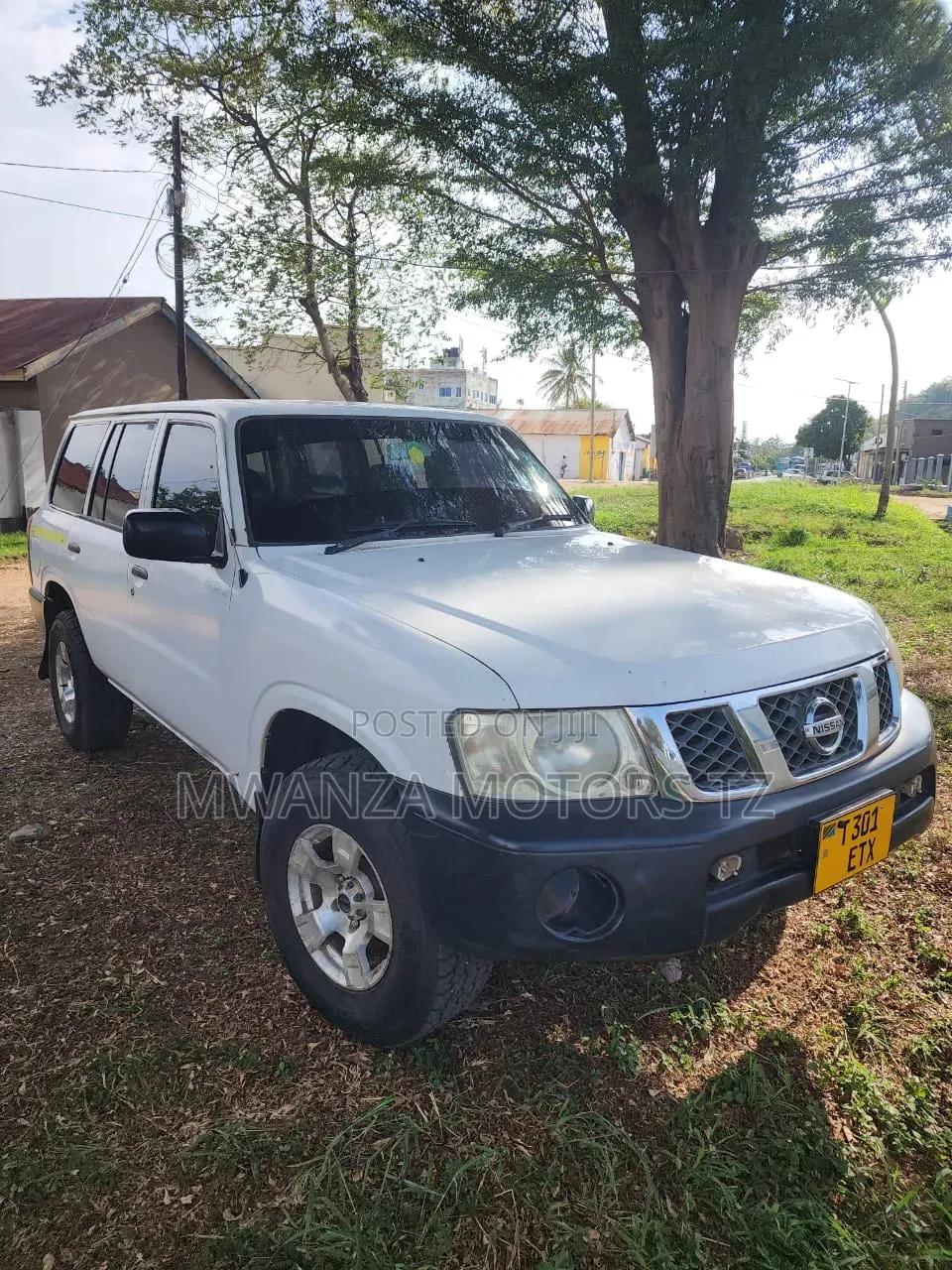 Nissan Patrol 2014 White