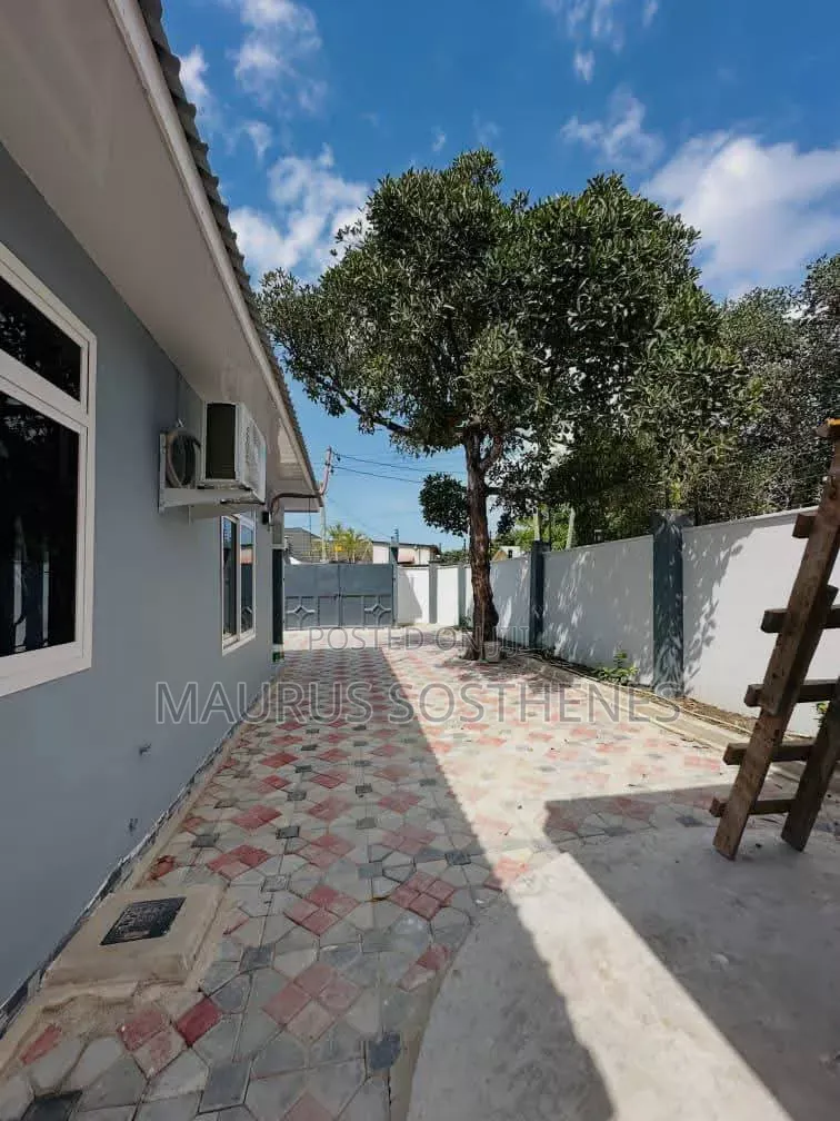3bdrm House in Kinyerezi for sale
