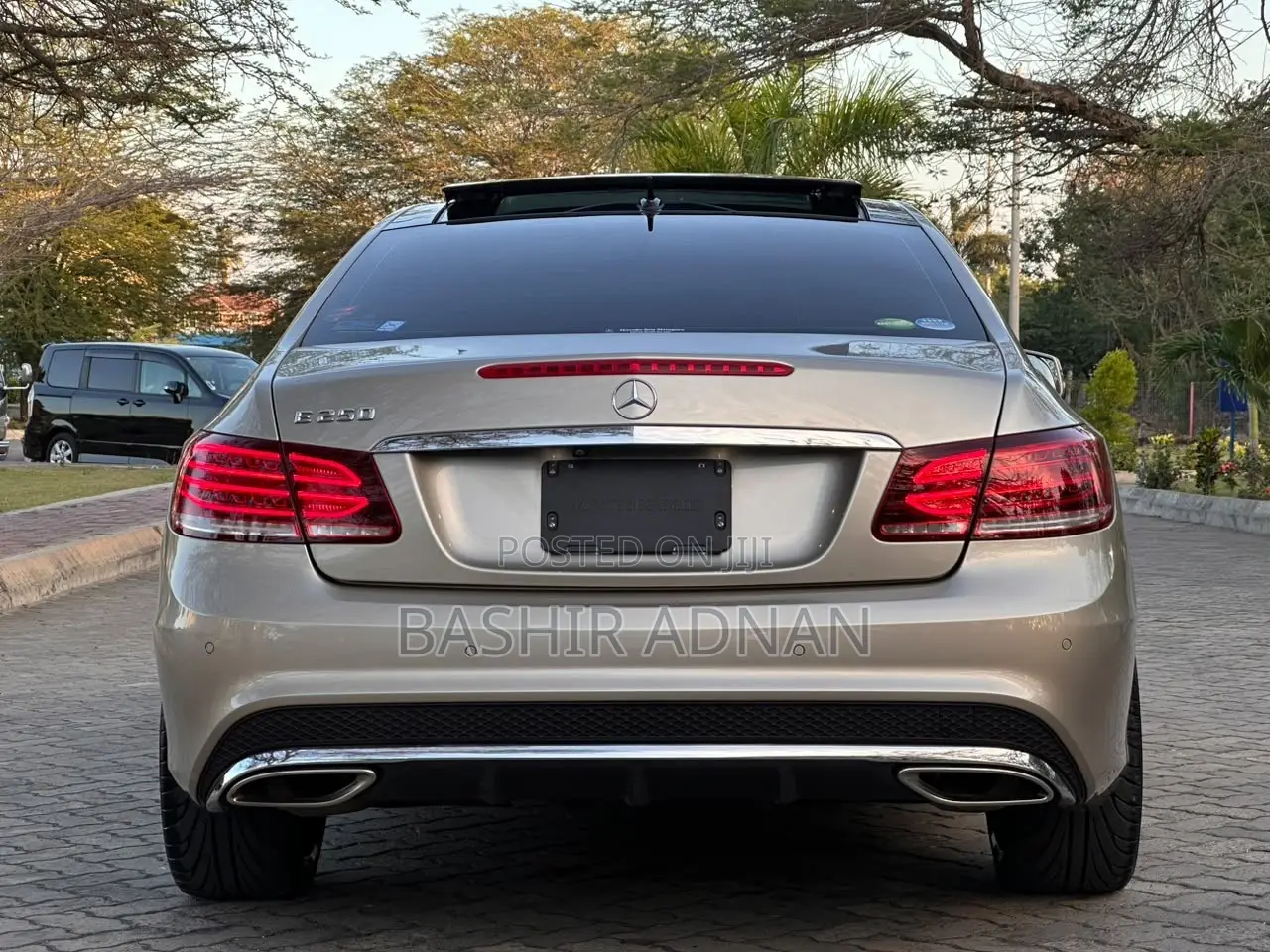 Mercedes-Benz E250 2015 Gold
