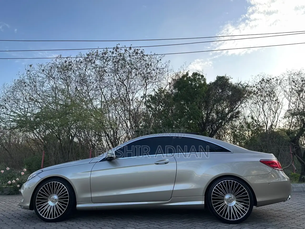 Mercedes-Benz E250 2015 Gold