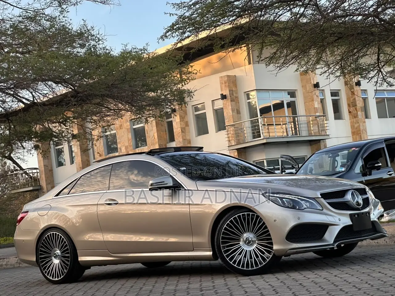 Mercedes-Benz E250 2015 Gold