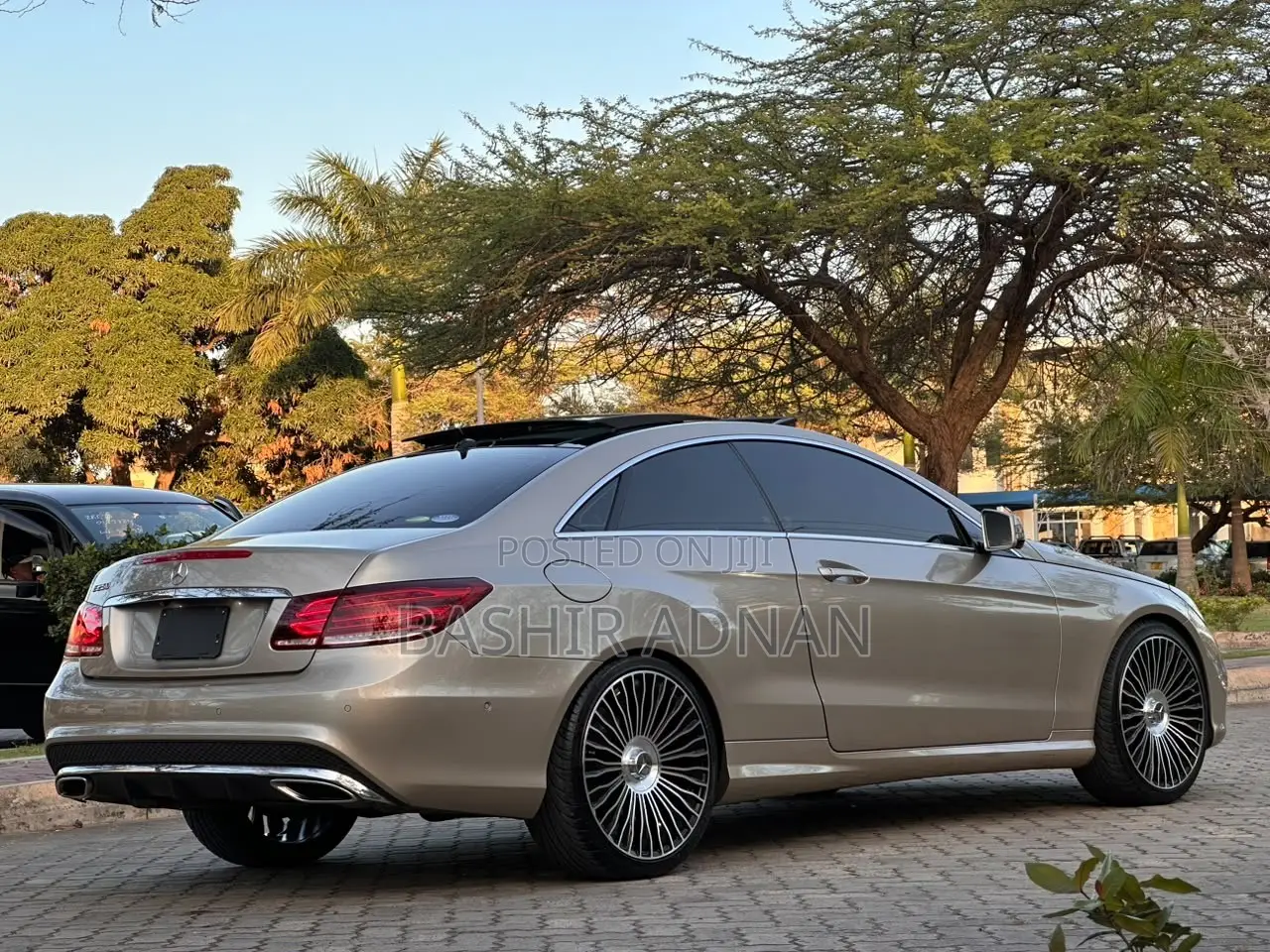 Mercedes-Benz E250 2015 Gold
