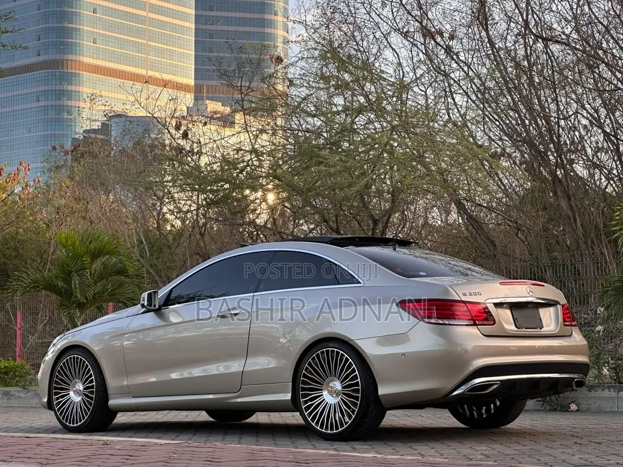 Mercedes-Benz E250 2015 Gold