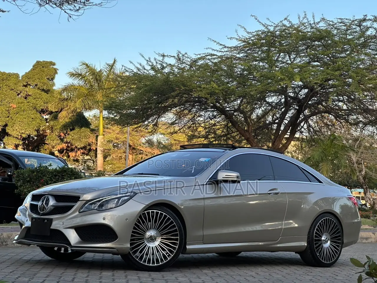Mercedes-Benz E250 2015 Gold