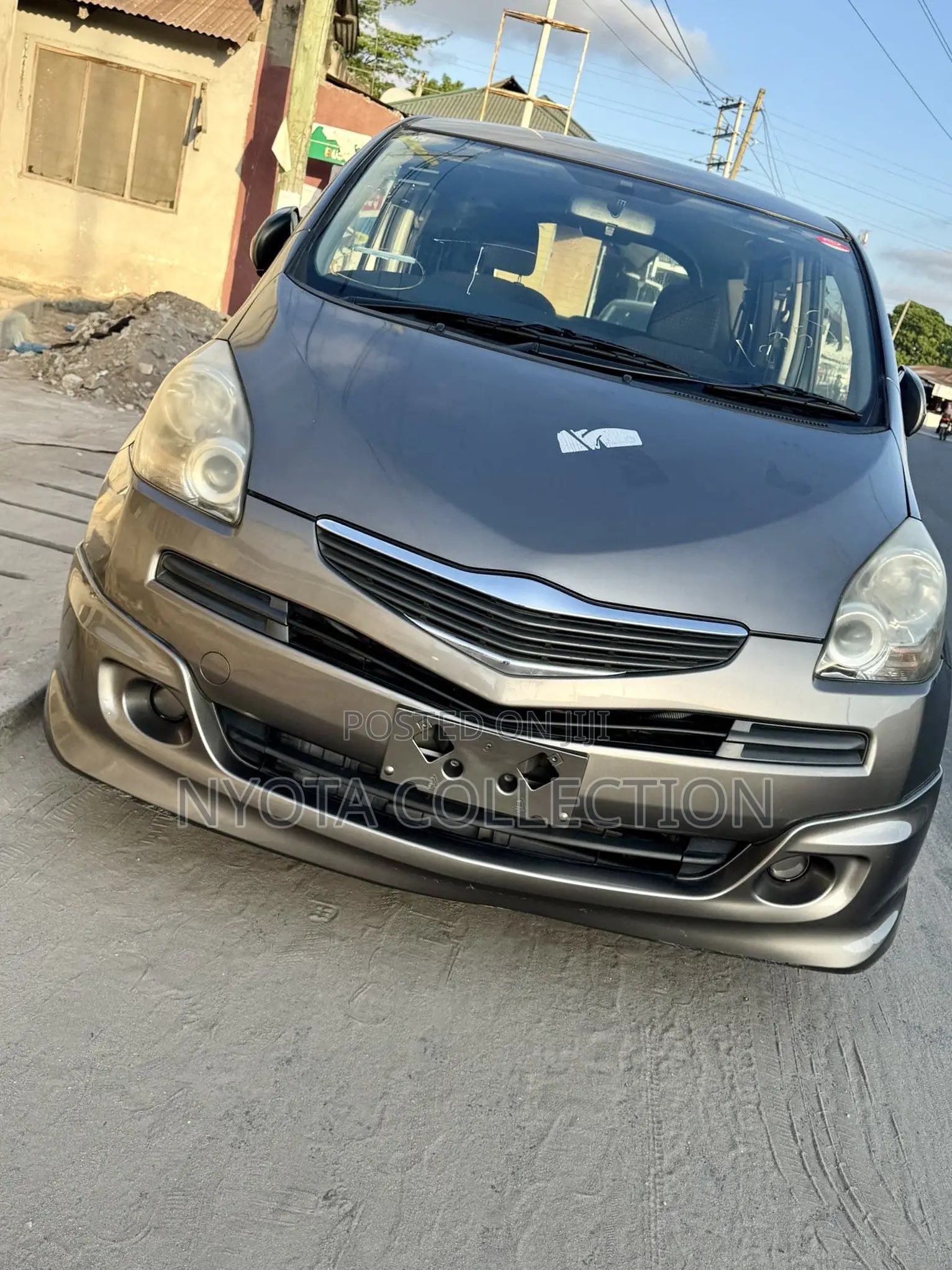 Toyota Ractis 1.5 FWD 2008 Gray
