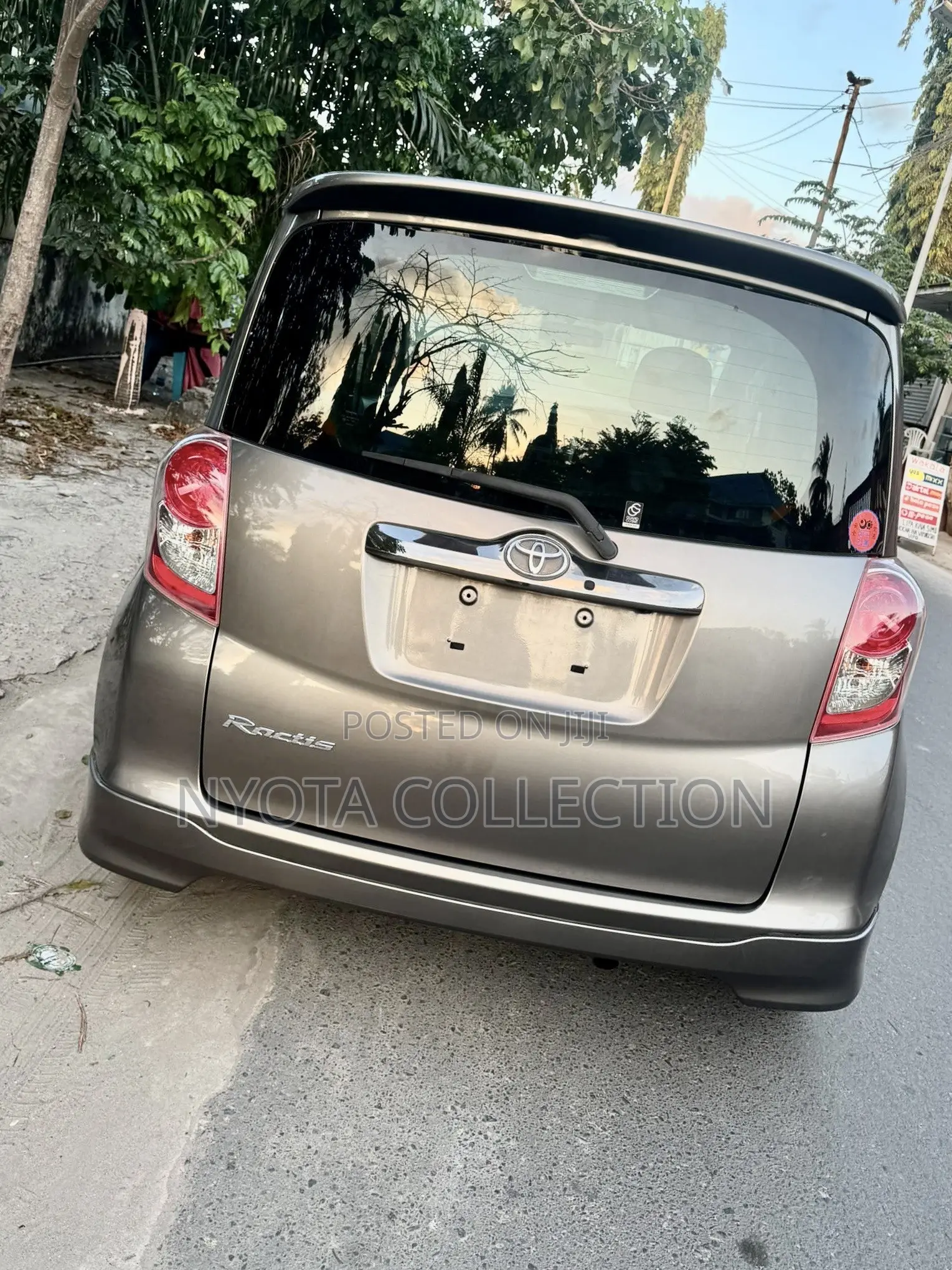 Toyota Ractis 1.5 FWD 2008 Gray