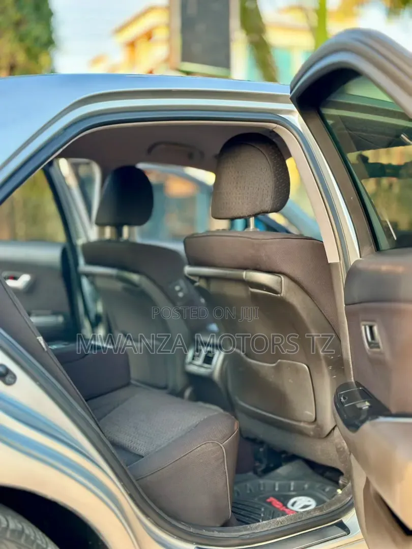 Toyota Crown 2008 Silver