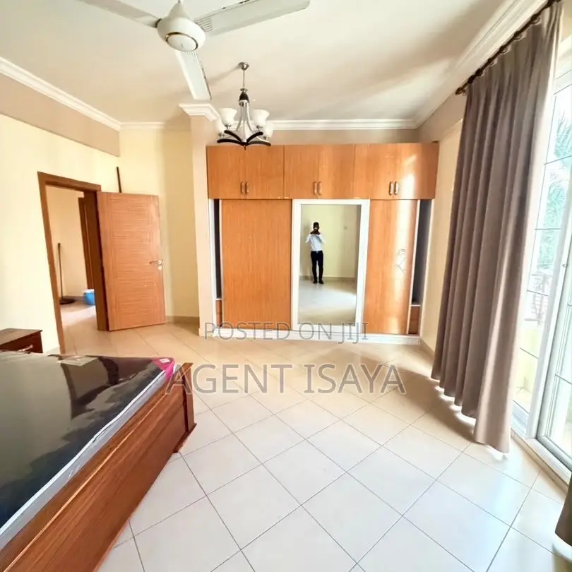 Furnished 3bdrm Apartment in Oyster Bay for rent
