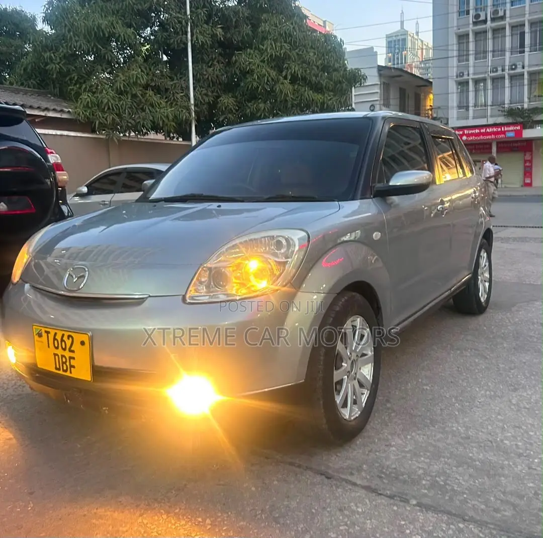 Mazda Verisa 2009 Silver