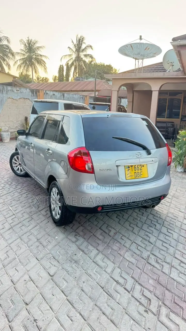 Mazda Verisa 2009 Silver