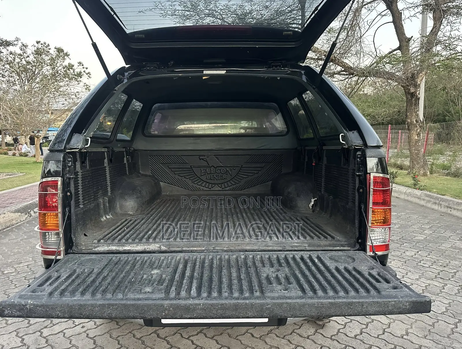 Toyota Hilux 2006 Black