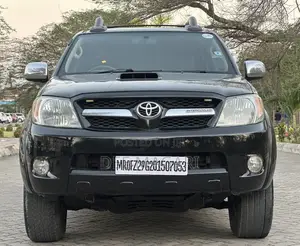 Toyota Hilux 2006 Black