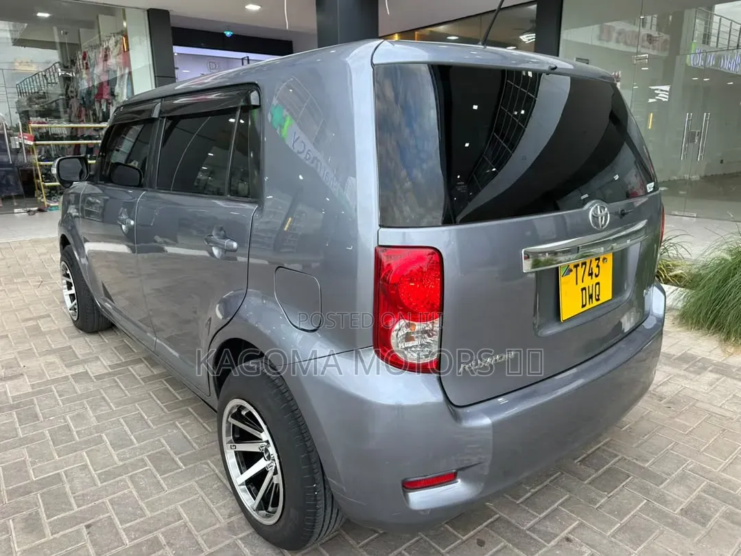 Toyota Corolla Rumion 2008 Gray