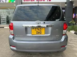 Toyota Corolla Rumion 2008 Gray
