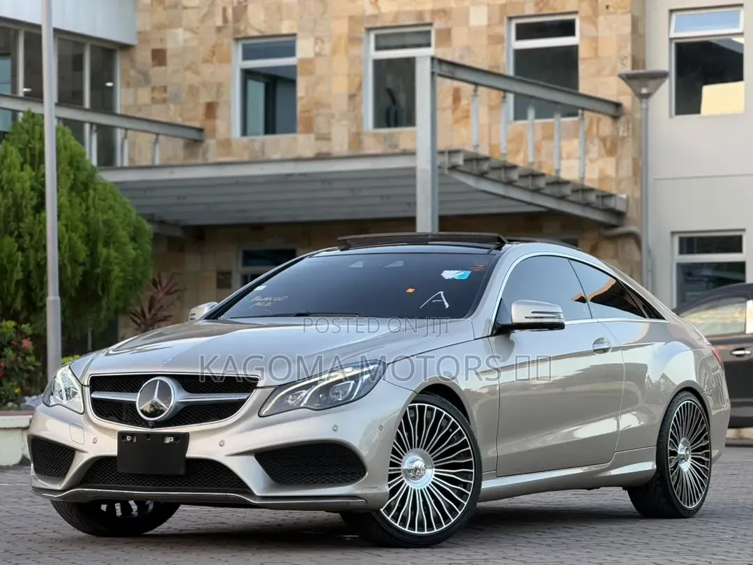 Mercedes-Benz E200 2015 Gold