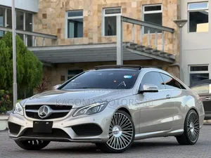 Mercedes-Benz E200 2015 Gold