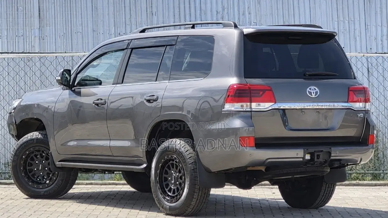 Toyota Land Cruiser 4.5 V8 TD 2019 Gray