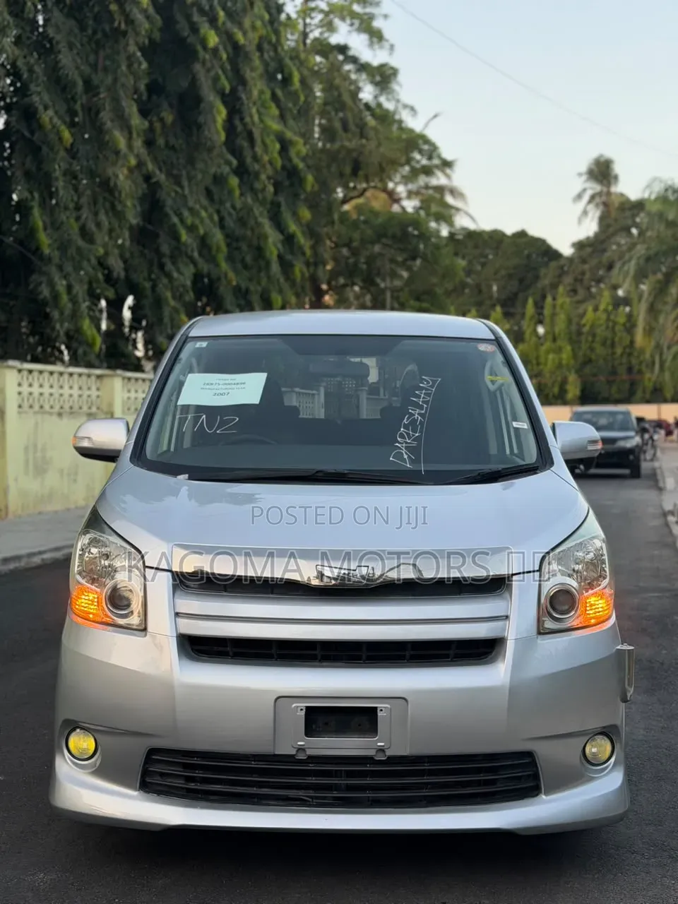 Toyota Noah 2009 Silver