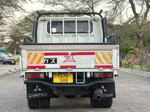 Mitsubishi Canter 1.5 Tonnes Nzuri Sana Mpyaa on Sale.