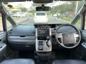 Toyota Noah 2.0 143hp FWD (7 Seater) 2009 Matt Black